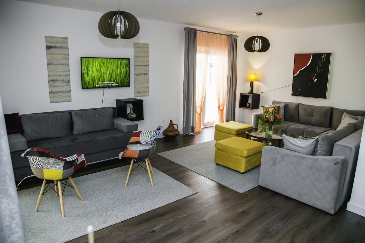 Lgp Exclusive Apartment Bihac Exterior photo
