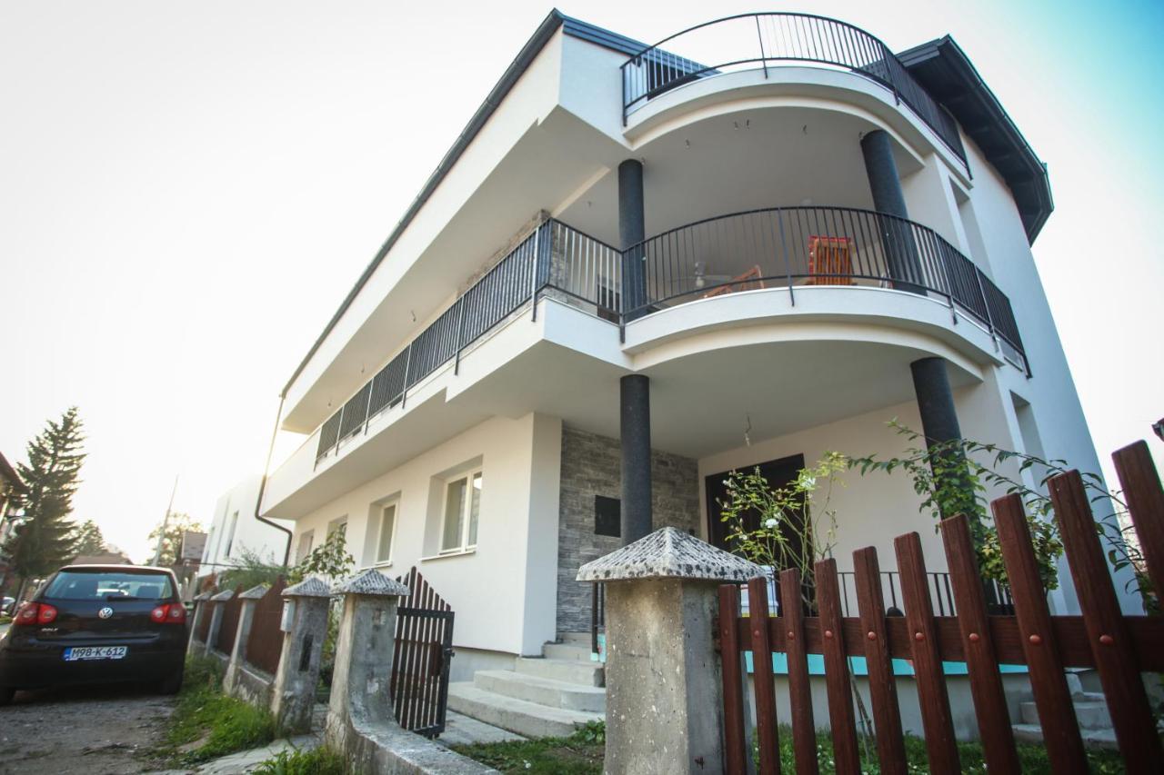 Lgp Exclusive Apartment Bihac Exterior photo